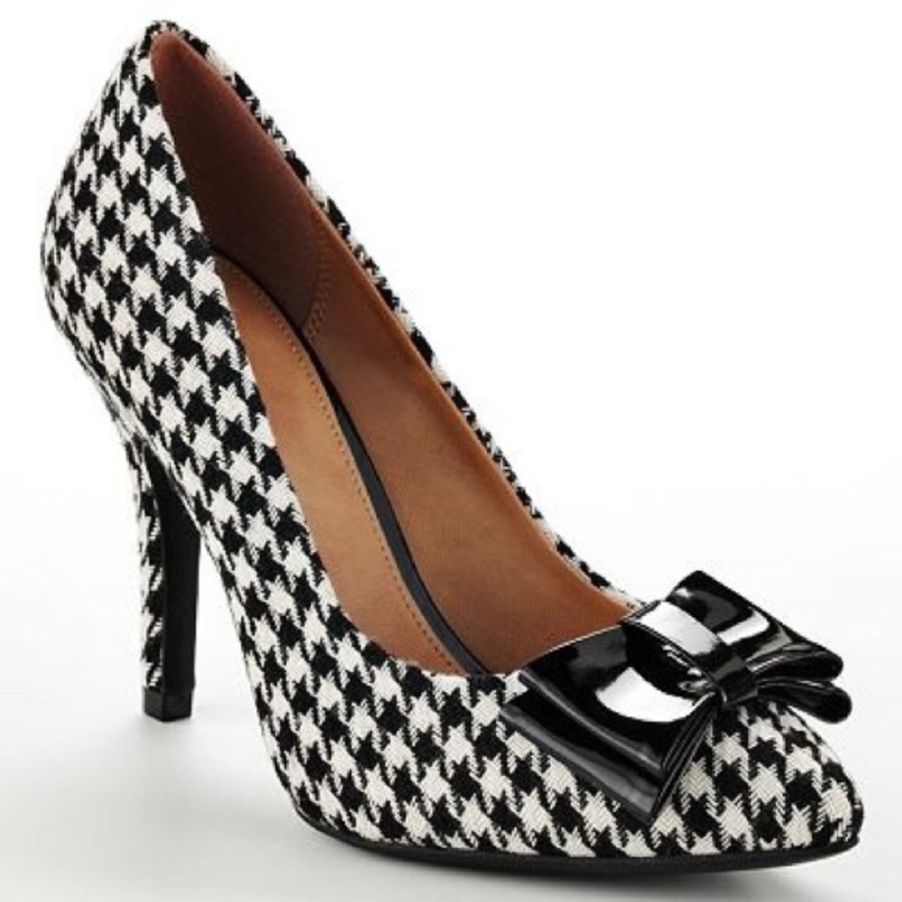 Houndstooth bow heels
